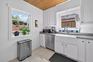 2626 Chamberlain Ave, Madison, WI 53705 - Photo 10