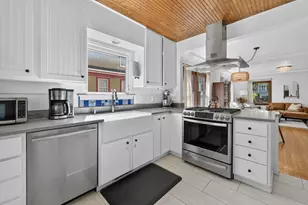 2626 Chamberlain Ave, Madison, WI 53705 - Photo 12