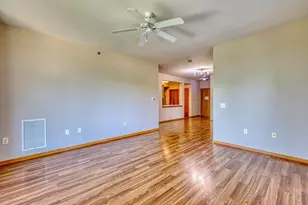 301 Harbour Town Dr, Madison, WI 53717 - Photo 18