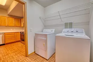 301 Harbour Town Dr, Madison, WI 53717 - Photo 10