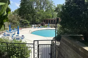 325 S Yellowstone Dr, Madison, WI 53705 - Photo 6