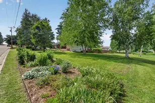 615 Village Dr, Belleville, WI 53508 - Photo 46