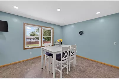 615 Village Drive, Belleville, WI 53508 - Photo 14