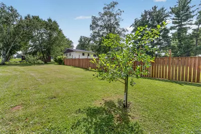 615 Village Drive, Belleville, WI 53508 - Photo 38