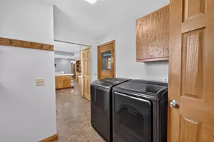 615 Village Dr, Belleville, WI 53508 - Photo 16