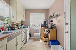 2021 Carey Ct, Madison, WI 53704 - Photo 2