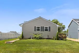 111 Superior St, Portage, WI 53901 - Photo 2