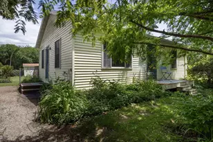 3744 Sargent St, Madison, WI 53714 - Photo 2