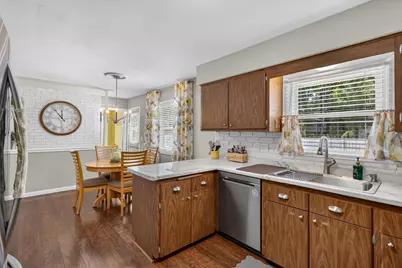2204 E Huebbe Parkway, Beloit, WI 53511 - Photo 14