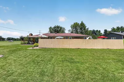 2204 E Huebbe Parkway, Beloit, WI 53511 - Photo 44