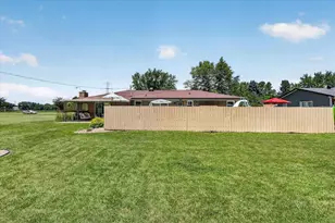 2204 E Huebbe Pkwy, Beloit, WI 53511 - Photo 44