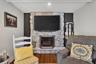 2204 E Huebbe Pkwy, Beloit, WI 53511 - Photo 18