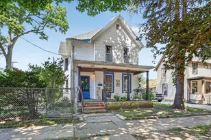 422 S Washington St, Janesville, WI 53548 - Photo 2