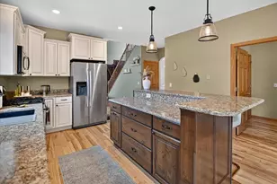 1730 Stonehaven Dr, Sun Prairie, WI 53590 - Photo 16
