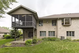 1223 W Sherman Ave, Fort Atkinson, WI 53538 - Photo 4