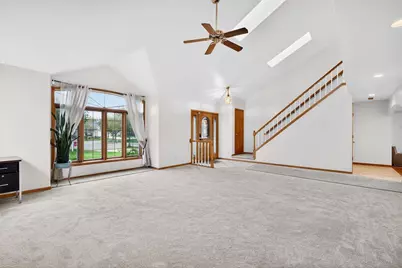 1001 Pebblebrook Courtyard, Waunakee, WI 53597 - Photo 4