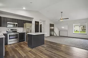 922-932 Waters Edge Ct, Marshall, WI 53559 - Photo 8