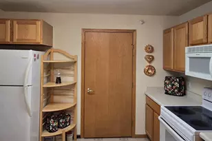 163 Shato Ln, Monona, WI 53716 - Photo 8