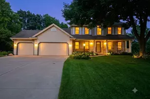 439 Acadia Way, Verona, WI 53593 - Photo 2