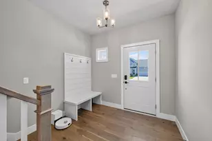 129 N Legacy Way, Sun Prairie, WI 53590 - Photo 6