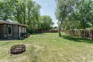 429 Sycamore St, Sauk City, WI 53583 - Photo 4