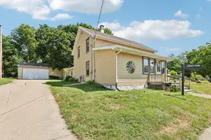 5310 Broadhead St, Mcfarland, WI 53558 - Photo 2