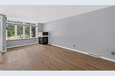831 S Mills Street, Madison, WI 53715 - Photo 2