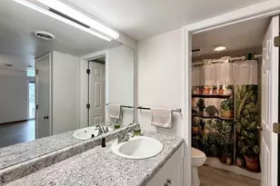 515 D'onofrio Dr, Madison, WI 53719 - Photo 14