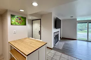515 D'onofrio Dr, Madison, WI 53719 - Photo 10