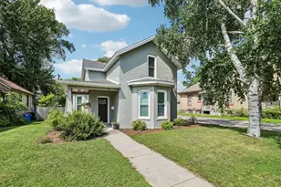 525 W Conant St, Portage, WI 53901 - Photo 2