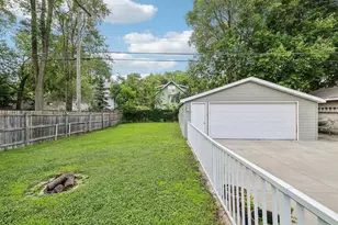 525 W Conant St, Portage, WI 53901 - Photo 36