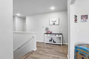 801 Margarets Wy, Belleville, WI 53508 - Photo 6