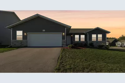 801 Margarets Way, Belleville, WI 53508 - Photo 4