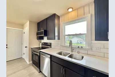 405 E Madison Street, Cambridge, WI 53523 - Photo 12