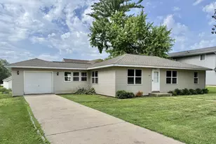 405 E Madison St, Cambridge, WI 53523 - Photo 2