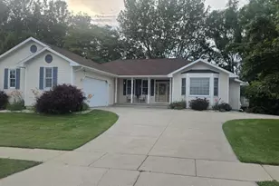 107 Lazy Lake Dr, Fall River, WI 53932 - Photo 1