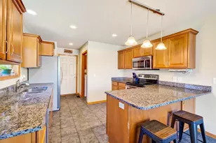 332 Sandridge Trail, Sun Prairie, WI 53590 - Photo 12