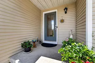837 Vista Ridge Dr, Mount Horeb, WI 53572 - Photo 2