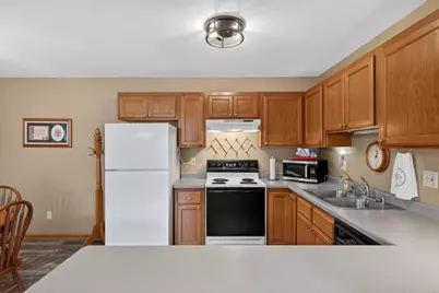 403 Hanson Road, Stoughton, WI 53589 - Photo 18