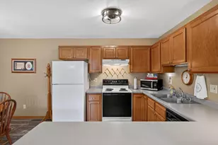 403 Hanson Rd, Stoughton, WI 53589 - Photo 18
