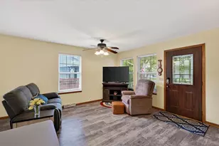 403 Hanson Rd, Stoughton, WI 53589 - Photo 4
