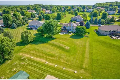 5200 Preservation Place, Sun Prairie, WI 53590 - Photo 2