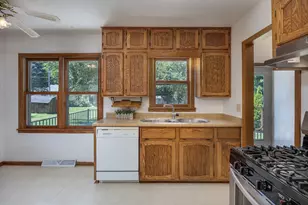 4602 Esch Ln, Madison, WI 53704 - Photo 8