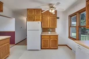 4602 Esch Ln, Madison, WI 53704 - Photo 10