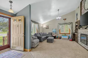 N6839 Donlin Dr, Pardeeville, WI 53954 - Photo 10