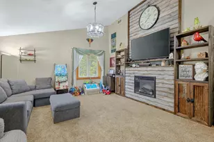 N6839 Donlin Dr, Pardeeville, WI 53954 - Photo 6