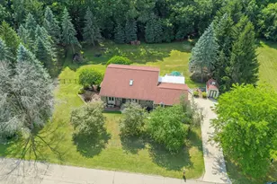 N6839 Donlin Dr, Pardeeville, WI 53954 - Photo 6