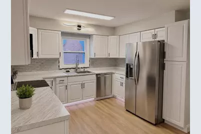 21 N Kenosha Drive, Madison, WI 53705 - Photo 8