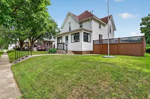 1123 8th St, Beloit, WI 53511 - Photo 4
