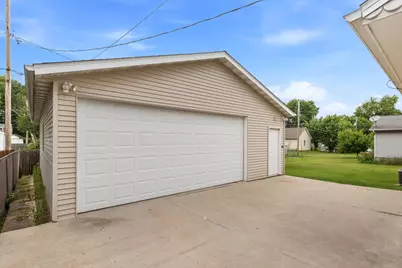 418 Grant Street, Beaver Dam, WI 53916 - Photo 2